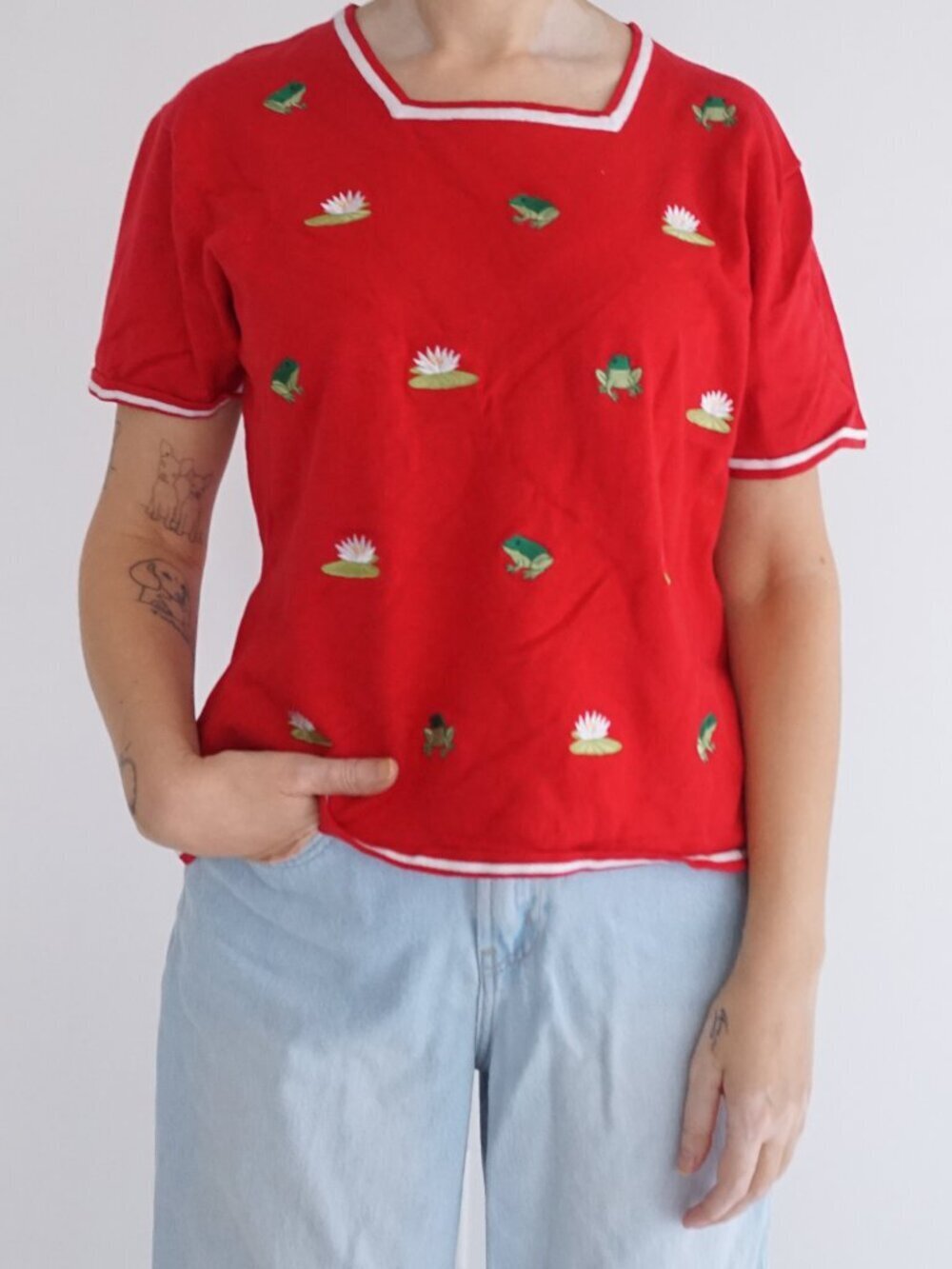 Vintage Company Collection Red Frog Water Lily Embroidered Square Neck Top M